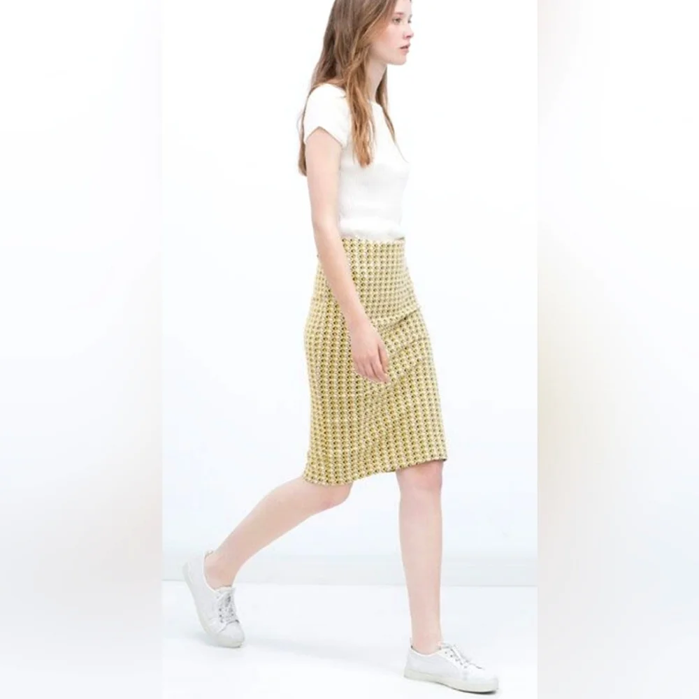 Zara Jacquard Midi Pencil Tube Skirt Yellow, White, Black Size Large - Picture 4 of 9
